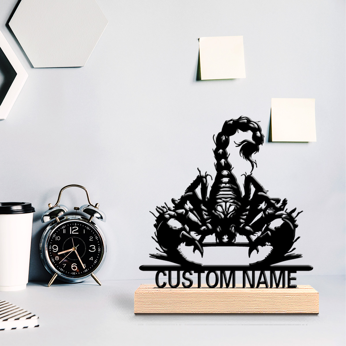 Art Craft Names - รูปปั้นแมงป่องโลหะแฟชั่น 1 ชิ้น พร้อมฐานไม้ งานฝีมือศิลปะตกแต่ง สามารถสลักชื่อได้